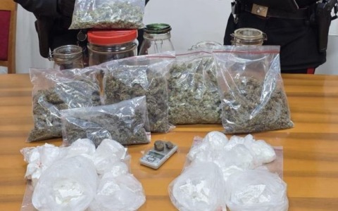 Denunciato 21enne per biscotti all’hashish, due giovani in ospedale