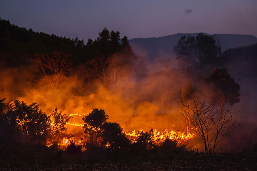 Moregallo, incendio spento dopo 14 giorni: il grazie a Valmadrera