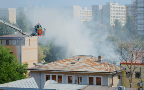 Incendi controllati in Valtellina e Lecchese, ma rimangono focolai attivi