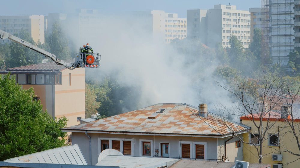 Incendi controllati in Valtellina e Lecchese, ma rimangono focolai attivi