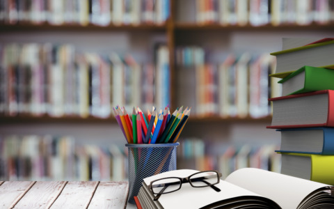 Post-scuola per gli studenti in attesa degli autobus