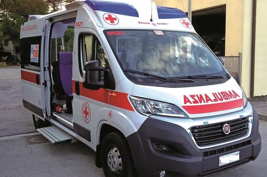 Intossicazione etilica, 25enne portato in ospedale