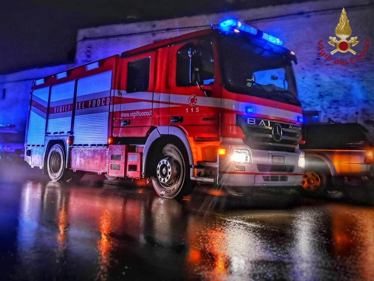 Corso per patente nautica per vigili del fuoco si conclude con successo